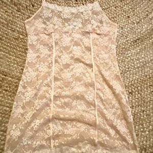 Flesh tone short lace slip